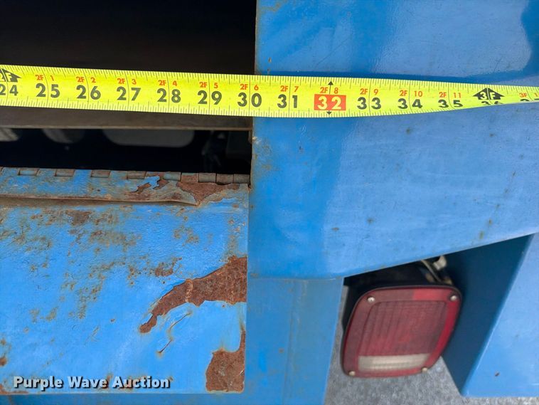 image for item FU4677 2022 Chevrolet Silverado 5500HD flatbed truck