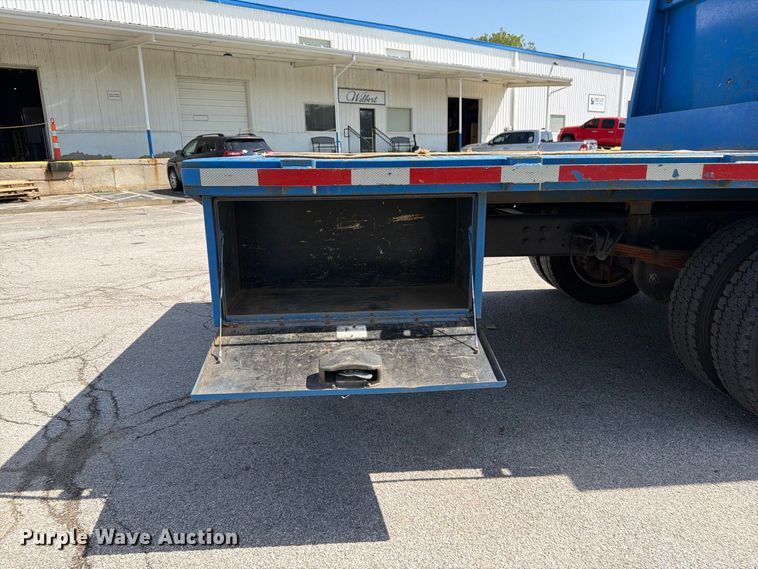 image for item FU4677 2022 Chevrolet Silverado 5500HD flatbed truck