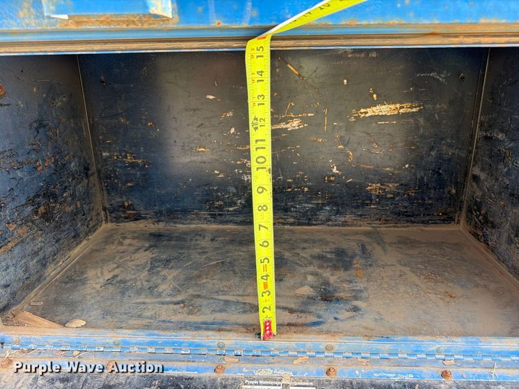image for item FU4677 2022 Chevrolet Silverado 5500HD flatbed truck