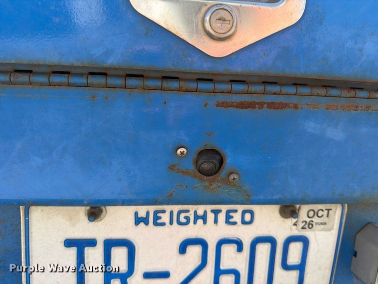 image for item FU4677 2022 Chevrolet Silverado 5500HD flatbed truck