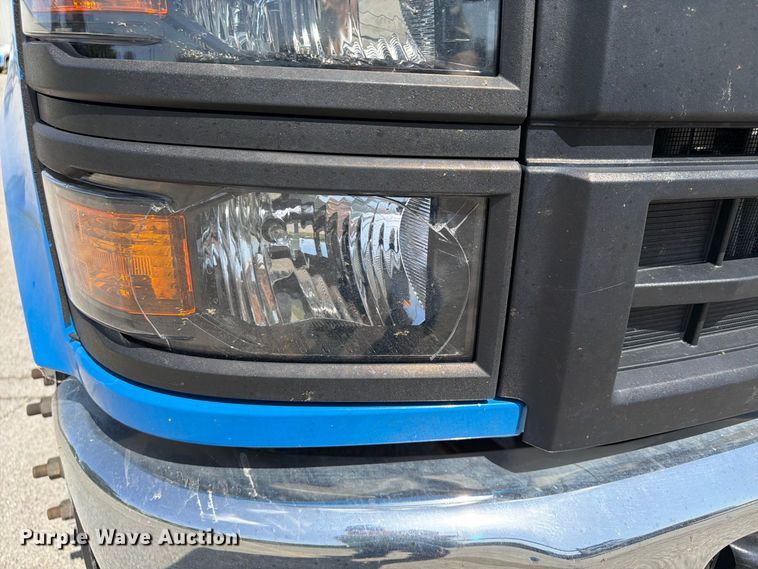 image for item FU4677 2022 Chevrolet Silverado 5500HD flatbed truck