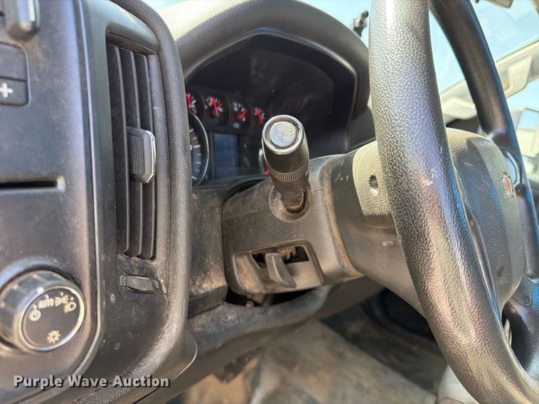 image for item FU4677 2022 Chevrolet Silverado 5500HD flatbed truck