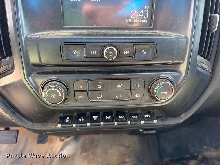 image for item FU4677 2022 Chevrolet Silverado 5500HD flatbed truck