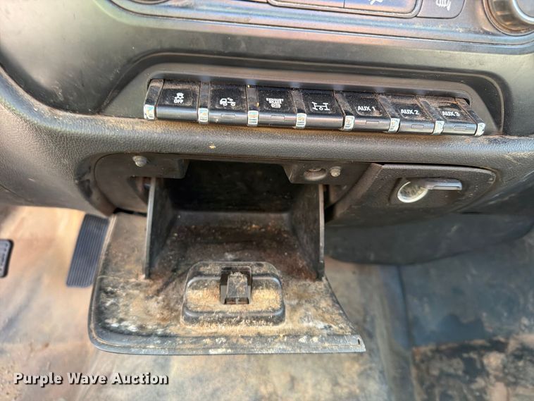 image for item FU4677 2022 Chevrolet Silverado 5500HD flatbed truck