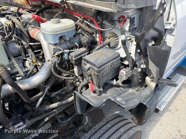 image for item FU4677 2022 Chevrolet Silverado 5500HD flatbed truck