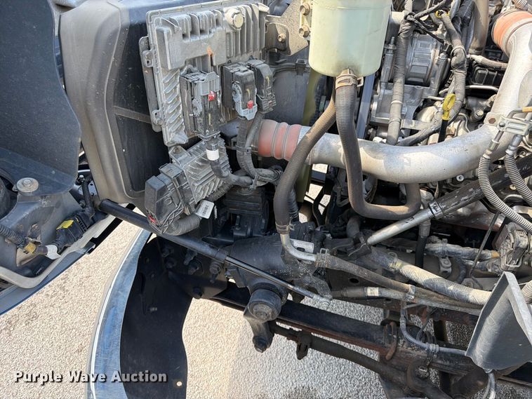 image for item FU4677 2022 Chevrolet Silverado 5500HD flatbed truck