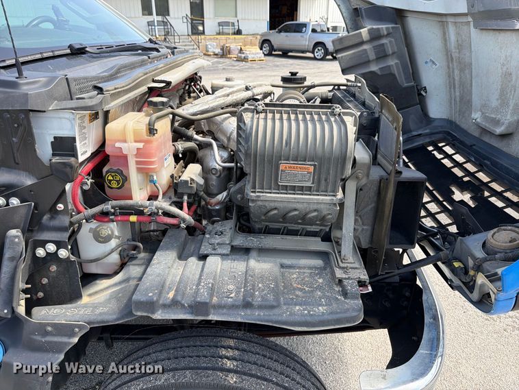 image for item FU4677 2022 Chevrolet Silverado 5500HD flatbed truck