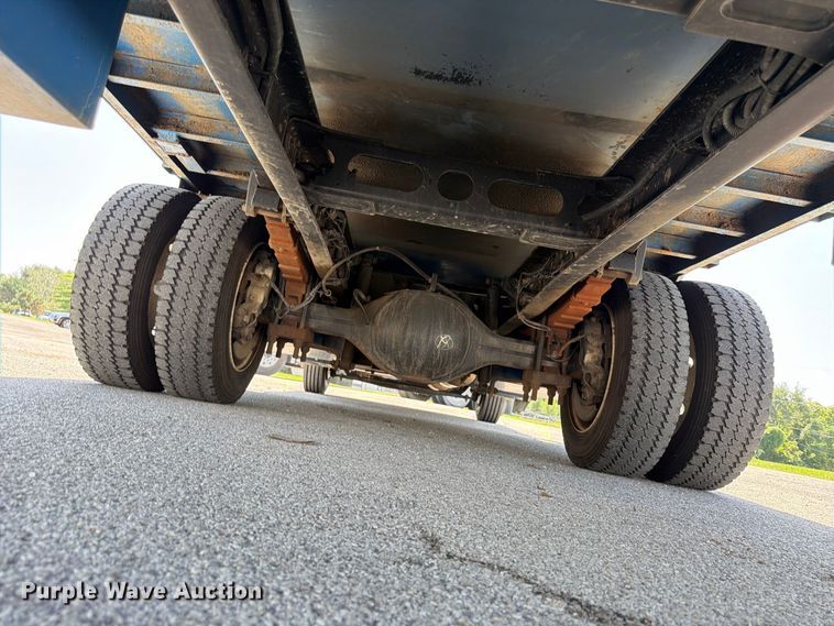 image for item FU4677 2022 Chevrolet Silverado 5500HD flatbed truck
