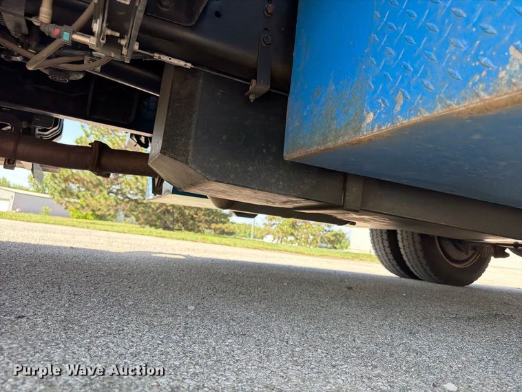 image for item FU4677 2022 Chevrolet Silverado 5500HD flatbed truck