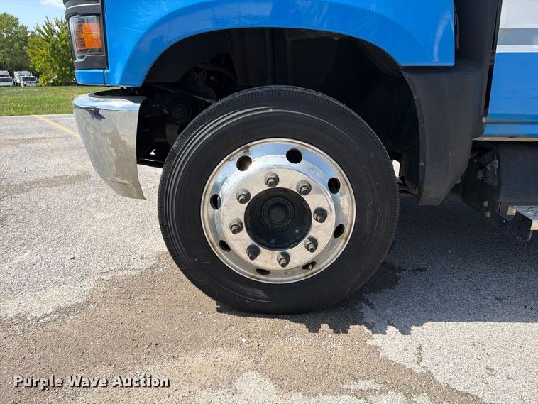 image for item FU4677 2022 Chevrolet Silverado 5500HD flatbed truck