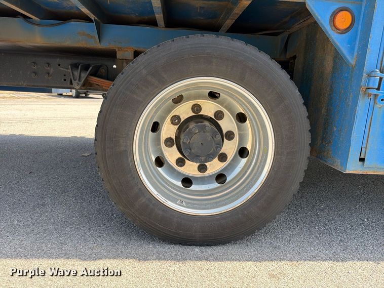 image for item FU4677 2022 Chevrolet Silverado 5500HD flatbed truck