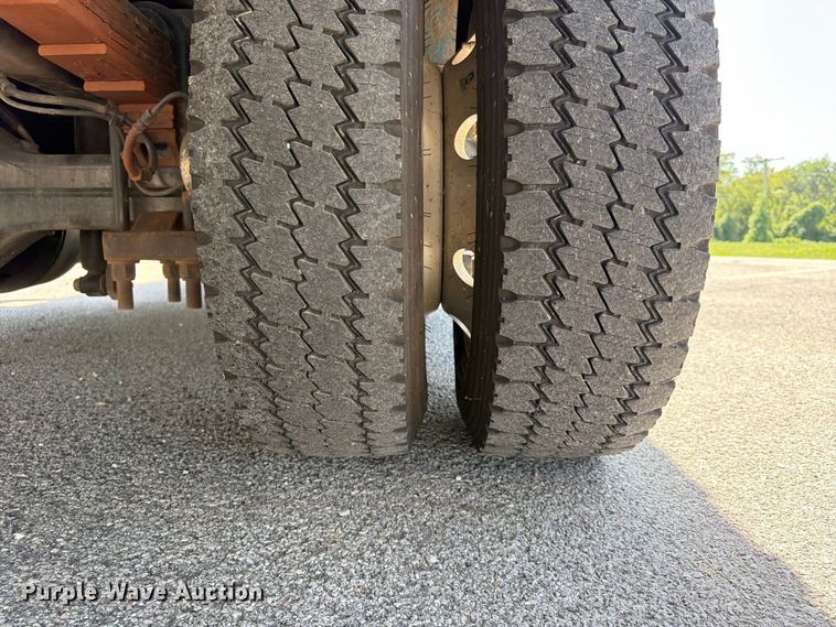 image for item FU4677 2022 Chevrolet Silverado 5500HD flatbed truck