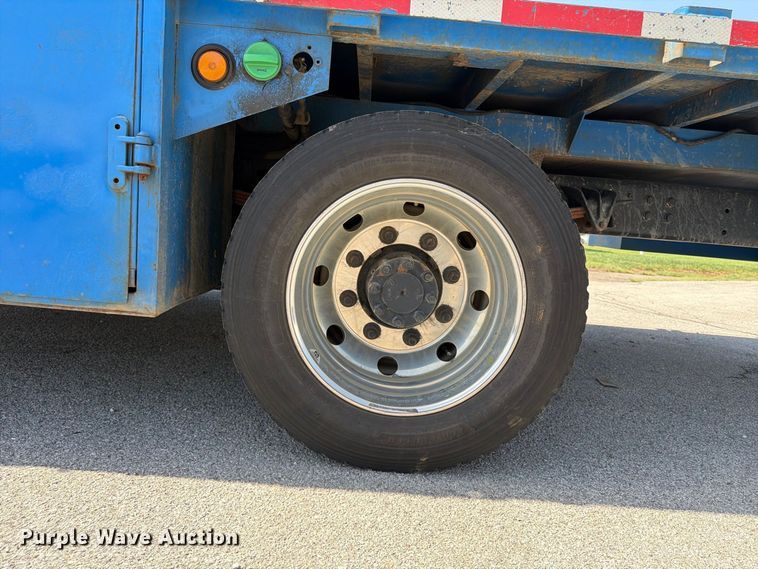 image for item FU4677 2022 Chevrolet Silverado 5500HD flatbed truck