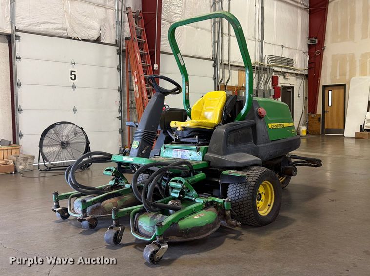 image for item FU4679 2009 John Deere 7400 lawn mower