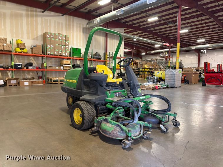 image for item FU4679 2009 John Deere 7400 lawn mower