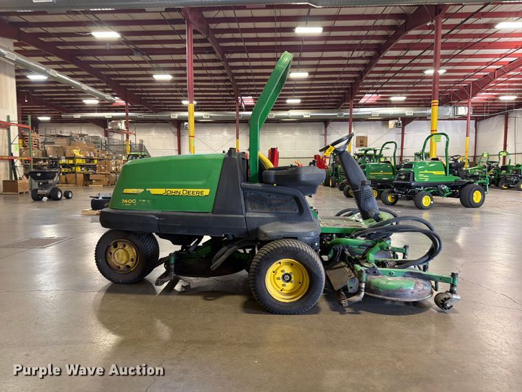 image for item FU4679 2009 John Deere 7400 lawn mower