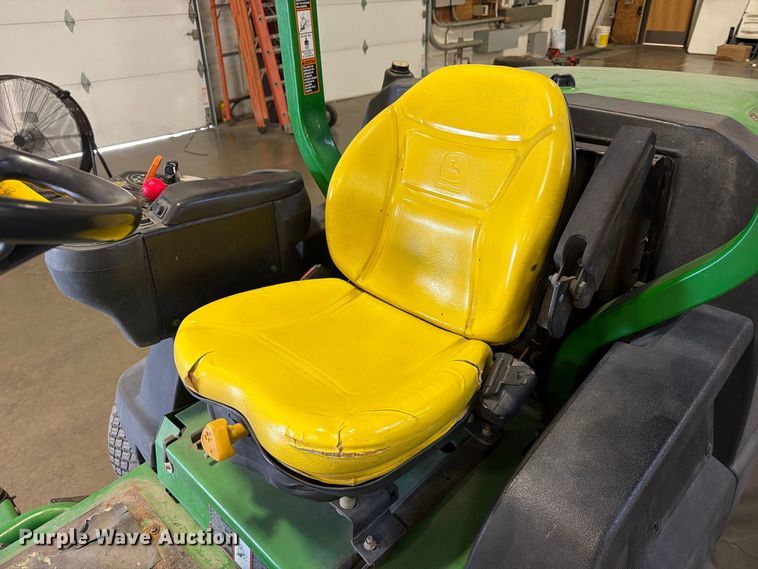 image for item FU4679 2009 John Deere 7400 lawn mower