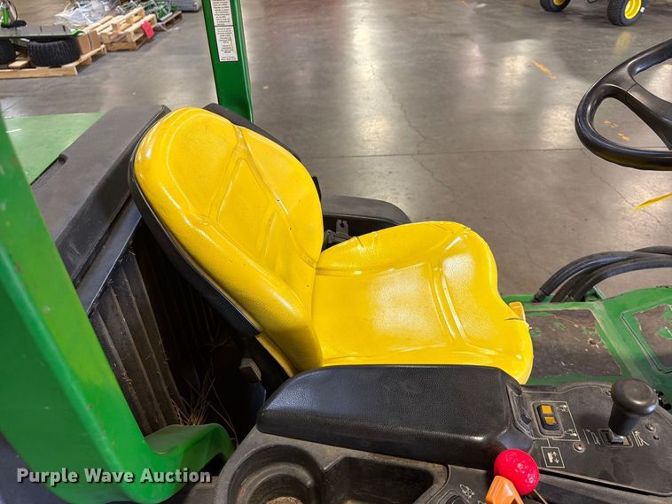 image for item FU4679 2009 John Deere 7400 lawn mower