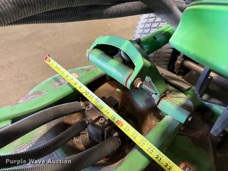 image for item FU4679 2009 John Deere 7400 lawn mower