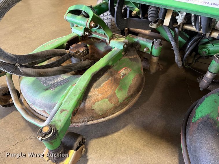 image for item FU4679 2009 John Deere 7400 lawn mower