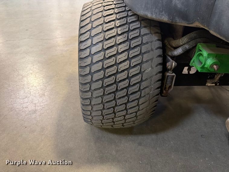 image for item FU4679 2009 John Deere 7400 lawn mower