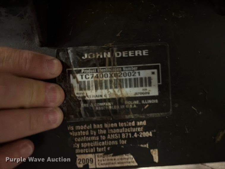 image for item FU4679 2009 John Deere 7400 lawn mower