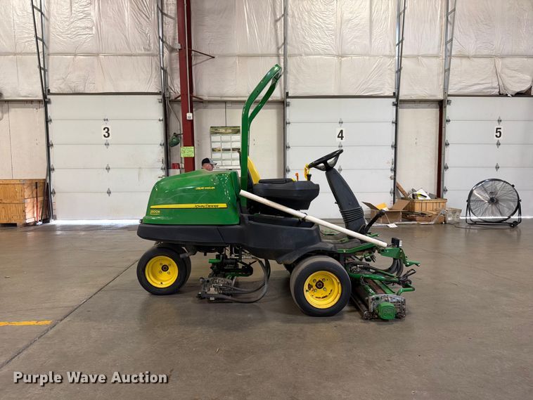 image for item FU4685 2011 John Deere 2500B reel mower