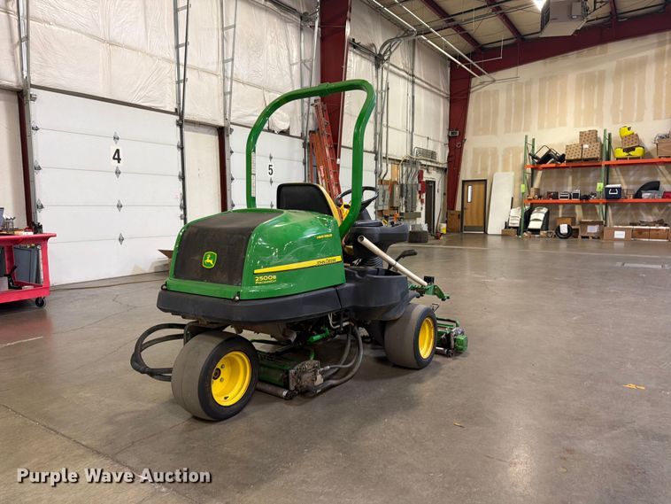 image for item FU4685 2011 John Deere 2500B reel mower