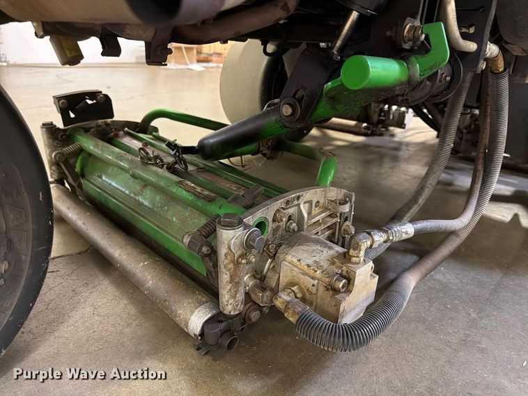 image for item FU4685 2011 John Deere 2500B reel mower
