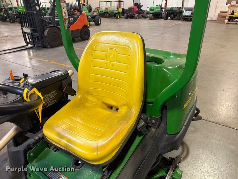 image for item FU4685 2011 John Deere 2500B reel mower