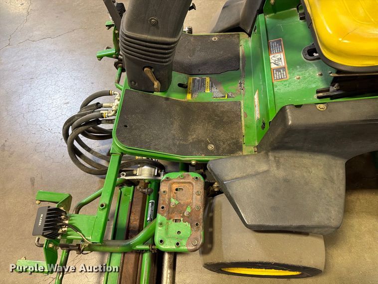 image for item FU4685 2011 John Deere 2500B reel mower