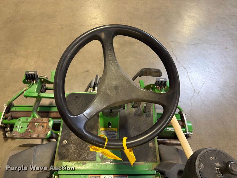 image for item FU4685 2011 John Deere 2500B reel mower