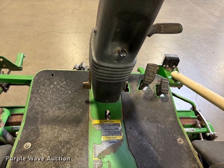 image for item FU4685 2011 John Deere 2500B reel mower