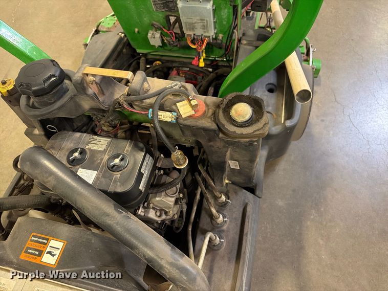 image for item FU4685 2011 John Deere 2500B reel mower