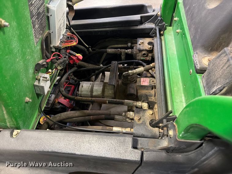 image for item FU4685 2011 John Deere 2500B reel mower