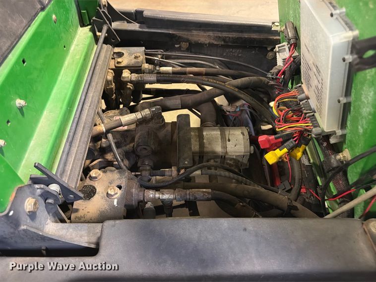 image for item FU4685 2011 John Deere 2500B reel mower