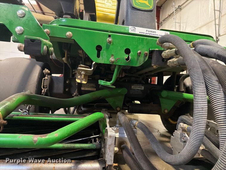 image for item FU4685 2011 John Deere 2500B reel mower