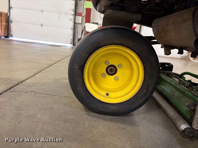 image for item FU4685 2011 John Deere 2500B reel mower