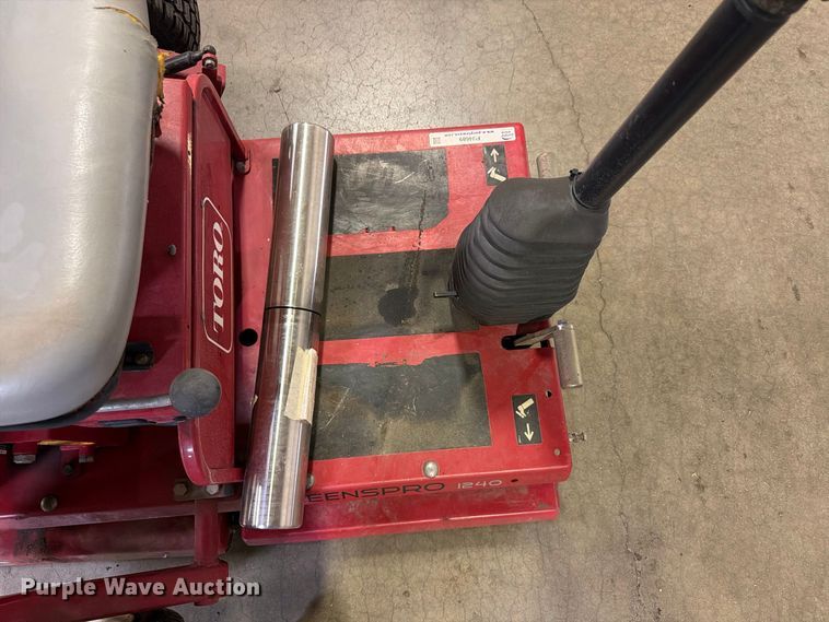 image for item FU4689 Toro GreensPro 1240 greens roller