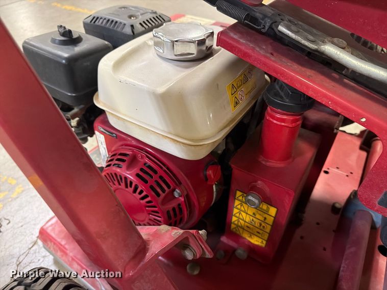 image for item FU4689 Toro GreensPro 1240 greens roller