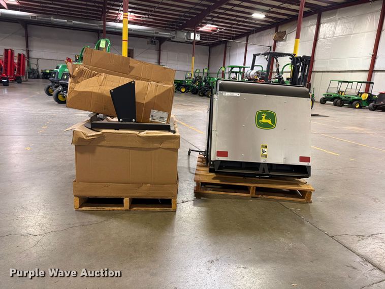 image for item FU4691 John Deere grass catcher