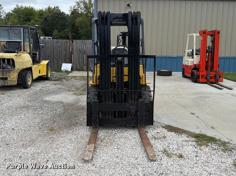 image for item FU4693 1988 Caterpillar V50D forklift