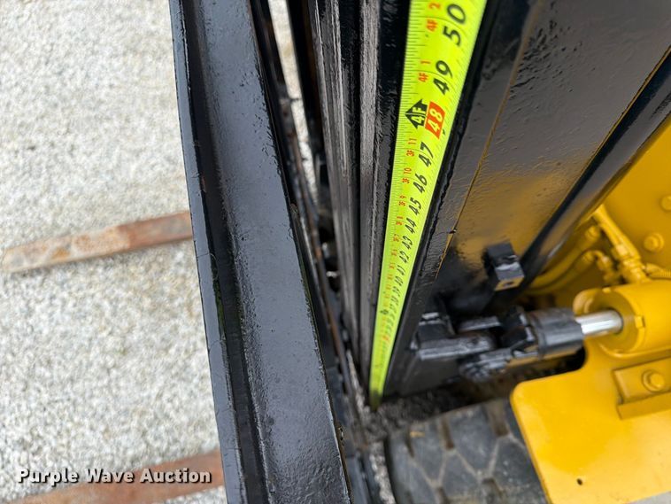 image for item FU4693 1988 Caterpillar V50D forklift