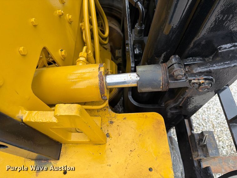 image for item FU4693 1988 Caterpillar V50D forklift
