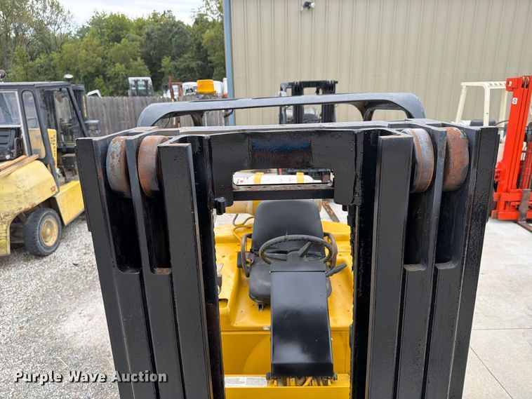 image for item FU4693 1988 Caterpillar V50D forklift