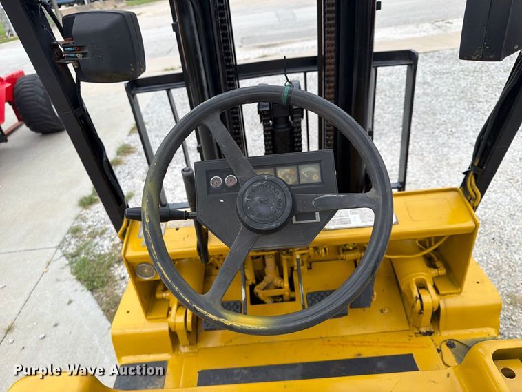 image for item FU4693 1988 Caterpillar V50D forklift