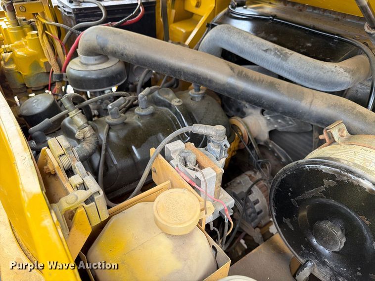 image for item FU4693 1988 Caterpillar V50D forklift