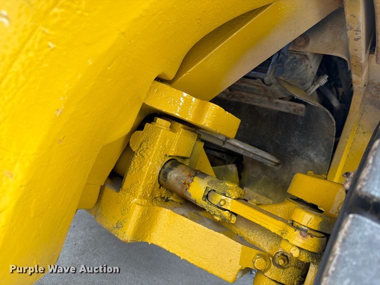 image for item FU4693 1988 Caterpillar V50D forklift