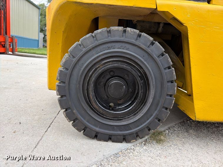 image for item FU4693 1988 Caterpillar V50D forklift