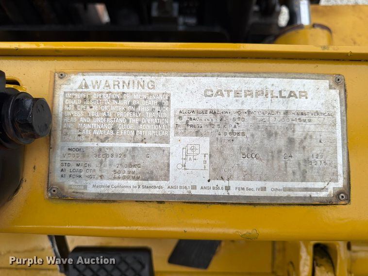 image for item FU4693 1988 Caterpillar V50D forklift